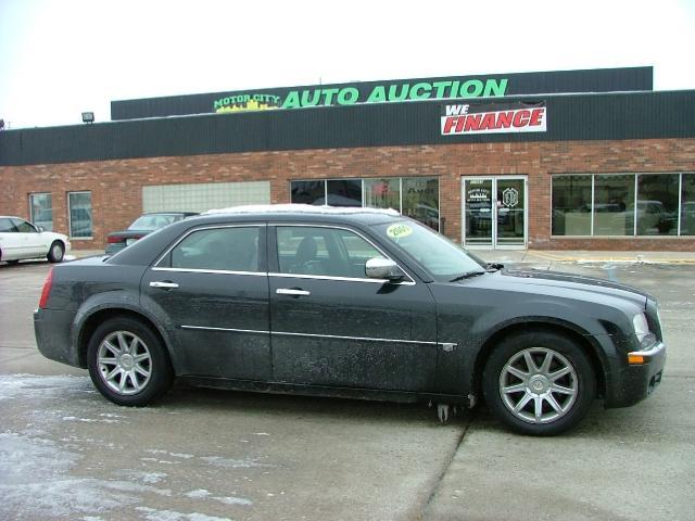 2005 Chrysler 300C Unknown