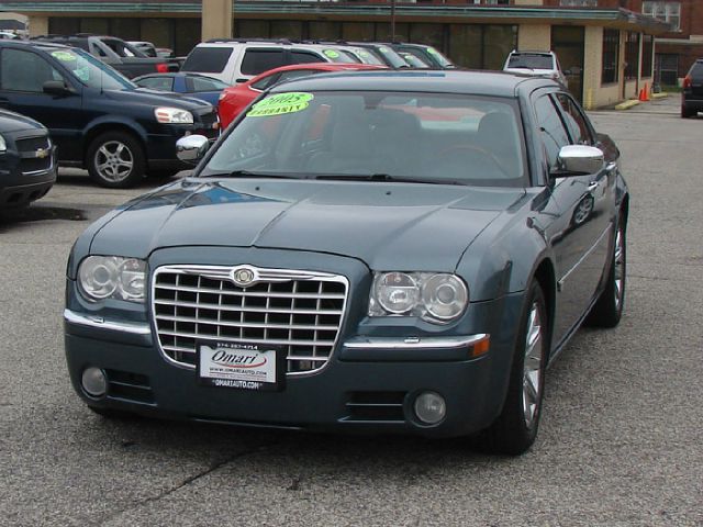 2005 Chrysler 300C Regular Cab