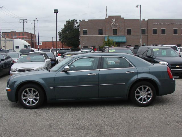 2005 Chrysler 300C Regular Cab