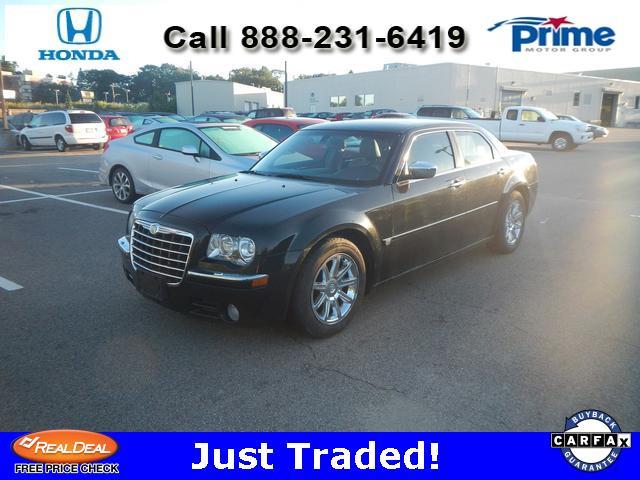 2005 Chrysler 300C Base