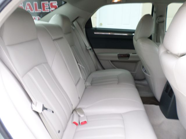 2005 Chrysler 300C Regular Cab