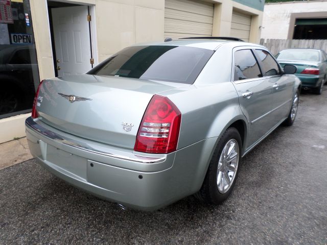 2005 Chrysler 300C Regular Cab