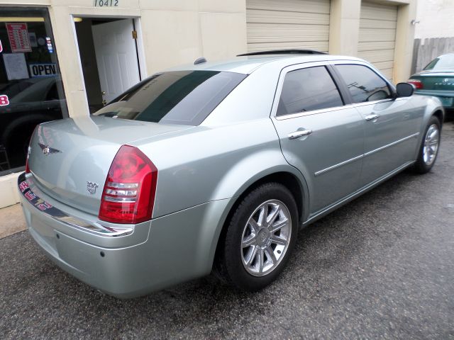 2005 Chrysler 300C Regular Cab