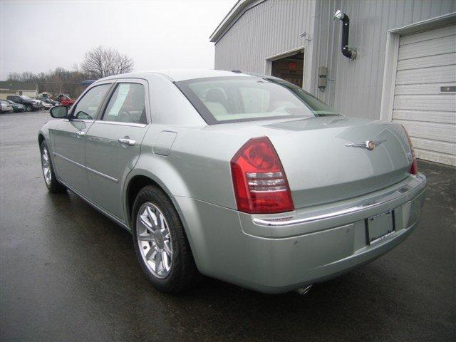 2006 Chrysler 300C Regular Cab