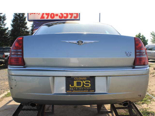 2006 Chrysler 300C Regular Cab