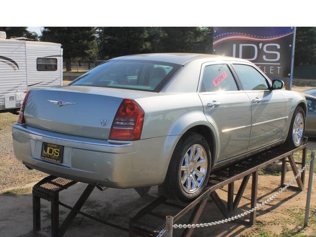 2006 Chrysler 300C Regular Cab