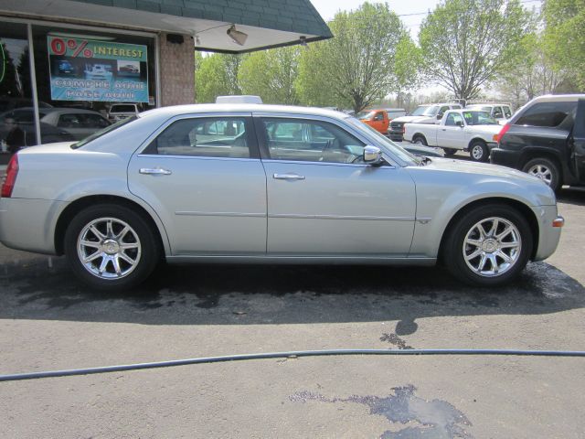 2006 Chrysler 300C Regular Cab