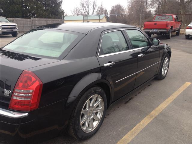 2006 Chrysler 300C Unknown