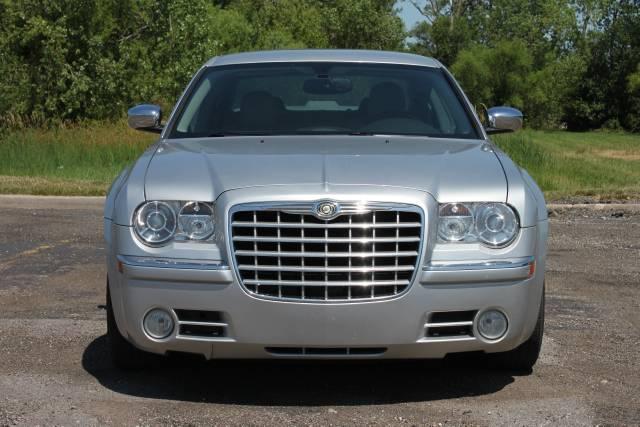 2006 Chrysler 300C Unknown