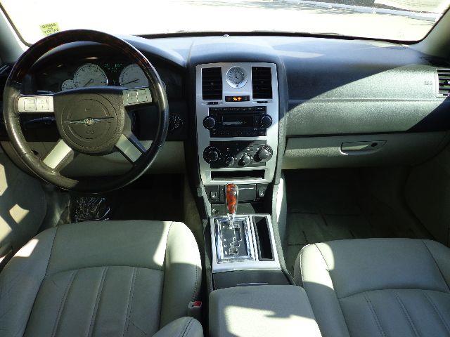 2006 Chrysler 300C Regular Cab