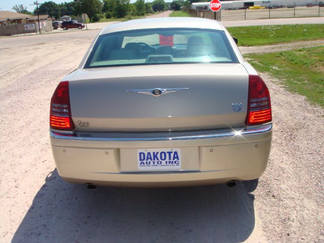 2006 Chrysler 300C Regular Cab