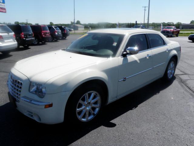 2006 Chrysler 300C Regular Cab