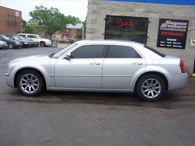 2006 Chrysler 300C Base