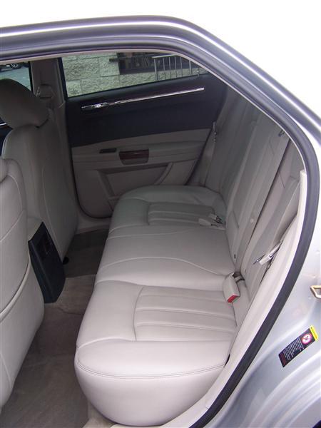 2006 Chrysler 300C Base