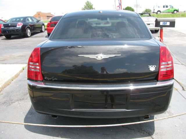 2006 Chrysler 300C Regular Cab