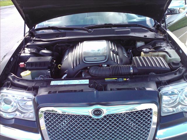 2006 Chrysler 300C Unknown