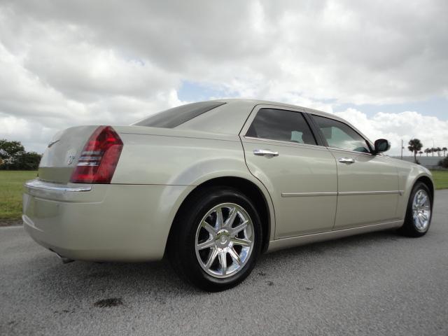 2006 Chrysler 300C 4x4 XLT