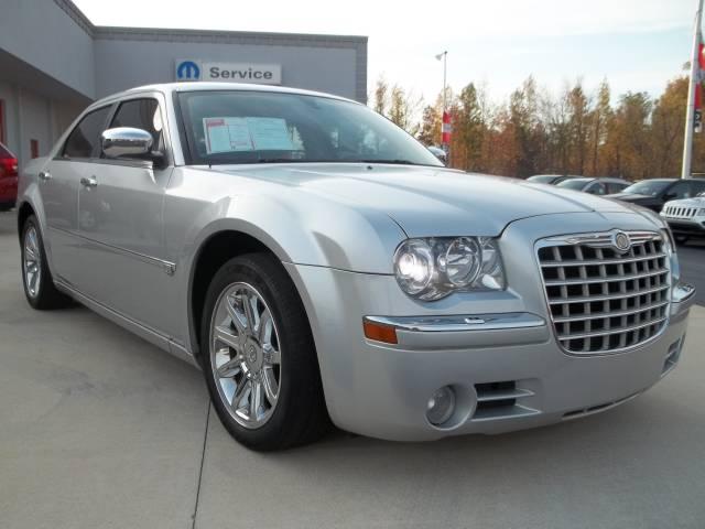 2006 Chrysler 300C Unknown