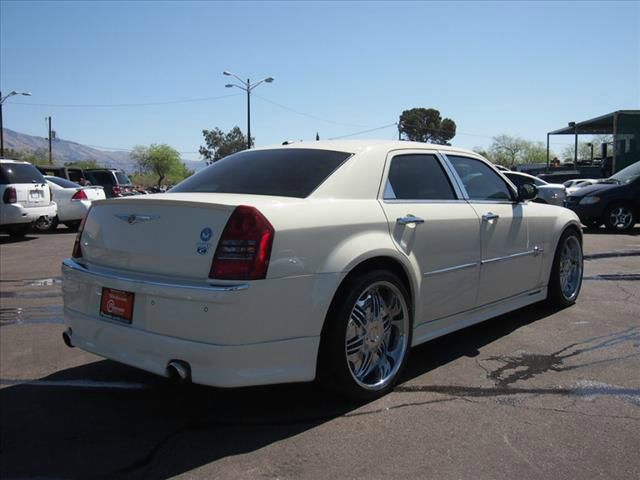 2006 Chrysler 300C Regular Cab