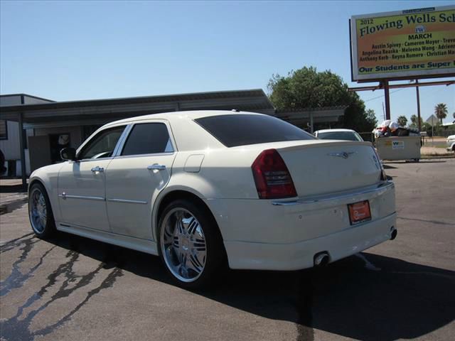 2006 Chrysler 300C Regular Cab