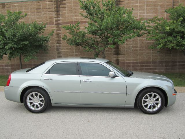 2006 Chrysler 300C Regular Cab