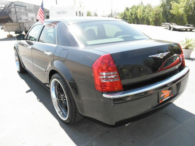 2006 Chrysler 300C Unknown