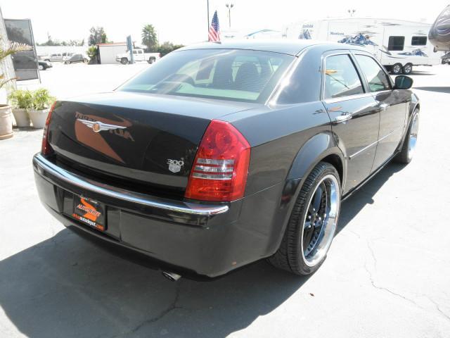 2006 Chrysler 300C Unknown