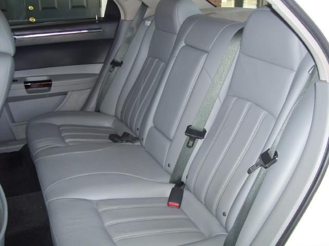 2006 Chrysler 300C Regular Cab