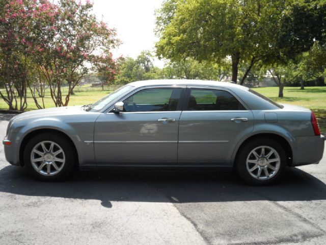 2006 Chrysler 300C Regular Cab