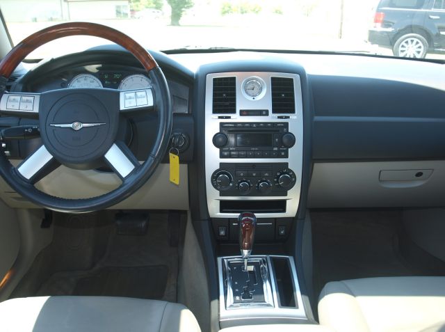 2006 Chrysler 300C Regular Cab