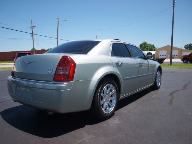 2006 Chrysler 300C Regular Cab