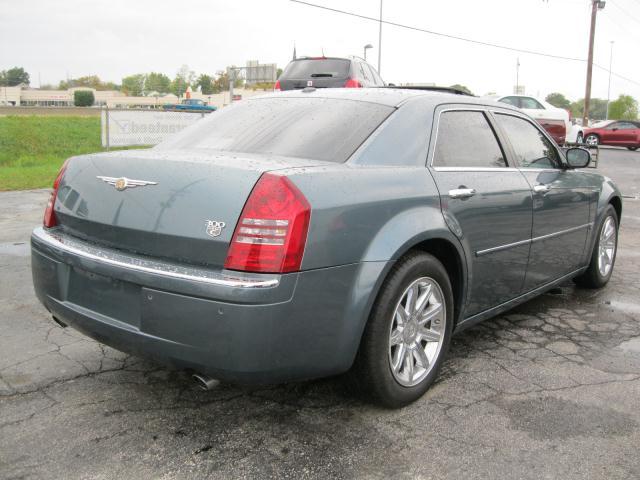 2006 Chrysler 300C Regular Cab