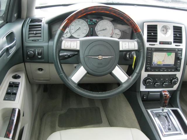 2006 Chrysler 300C Regular Cab