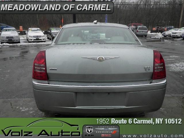 2006 Chrysler 300C Base