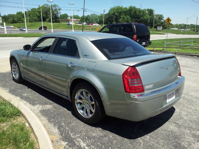 2006 Chrysler 300C Regular Cab