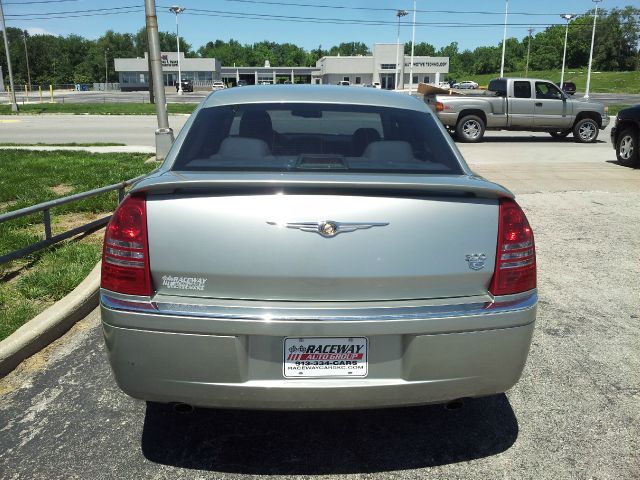 2006 Chrysler 300C Regular Cab