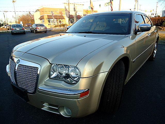 2006 Chrysler 300C Base