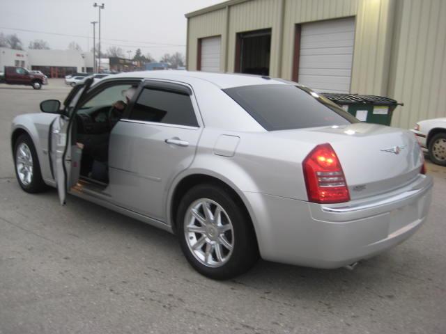 2006 Chrysler 300C Regular Cab