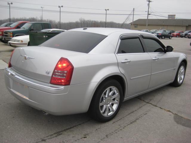 2006 Chrysler 300C Regular Cab