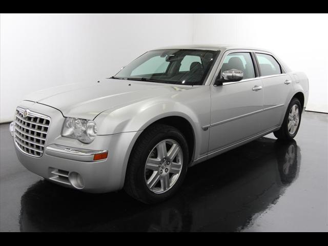 2006 Chrysler 300C Regular Cab