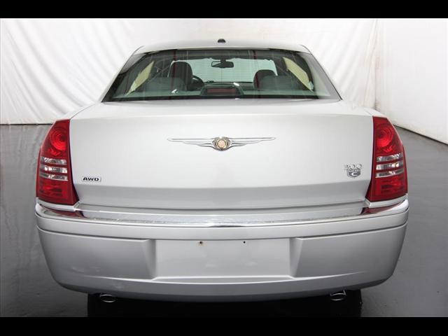 2006 Chrysler 300C Regular Cab