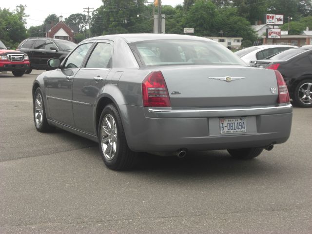 2006 Chrysler 300C Regular Cab