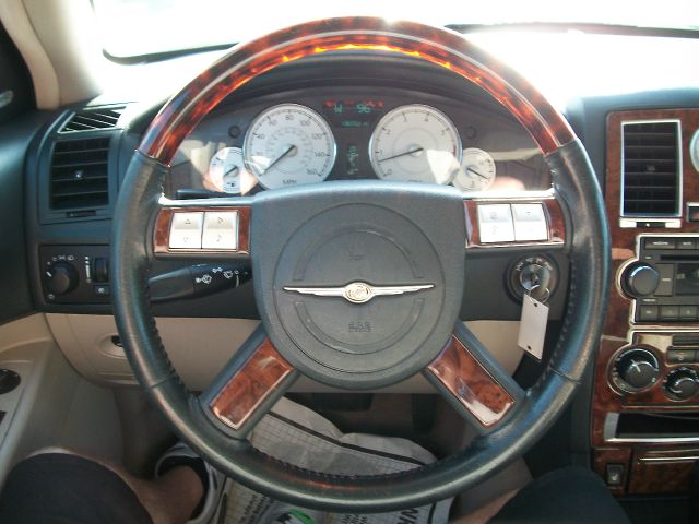 2006 Chrysler 300C Regular Cab