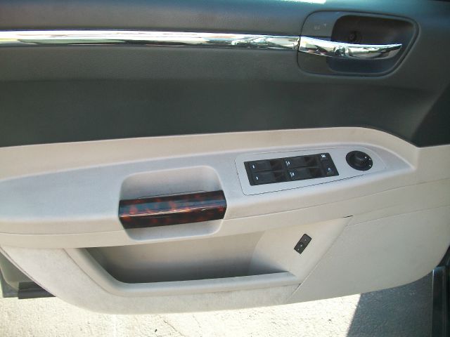 2006 Chrysler 300C Regular Cab