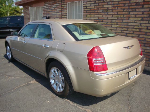 2006 Chrysler 300C Regular Cab