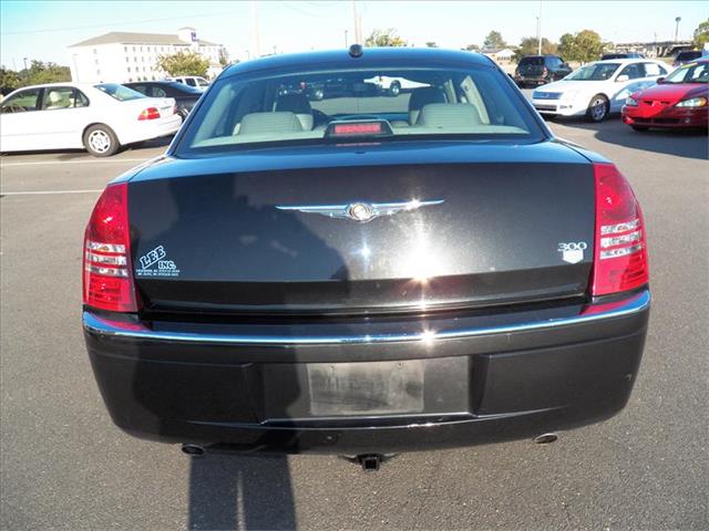 2006 Chrysler 300C Unknown