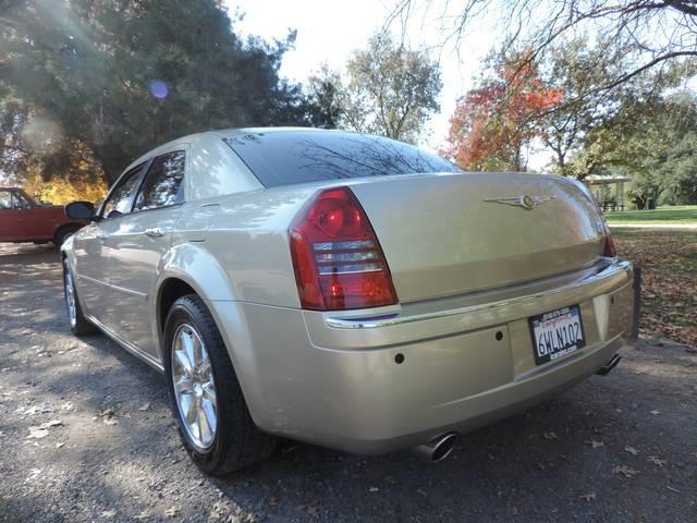 2006 Chrysler 300C Regular Cab