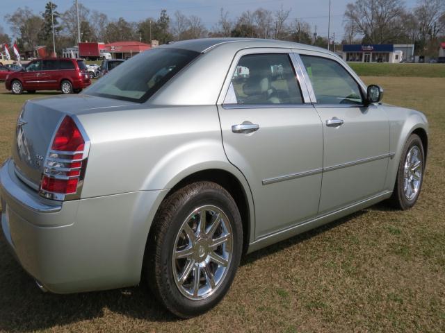 2006 Chrysler 300C Regular Cab