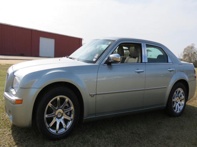 2006 Chrysler 300C Regular Cab