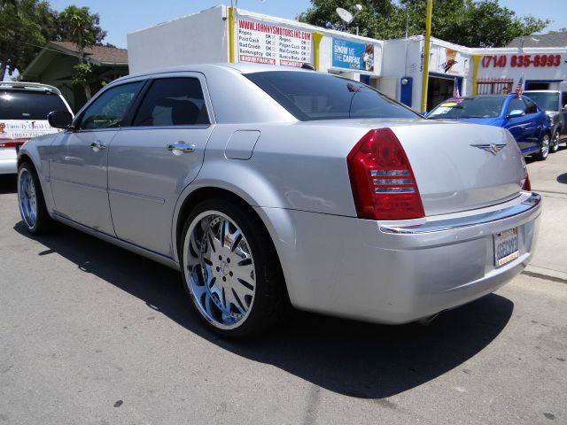 2006 Chrysler 300C Regular Cab